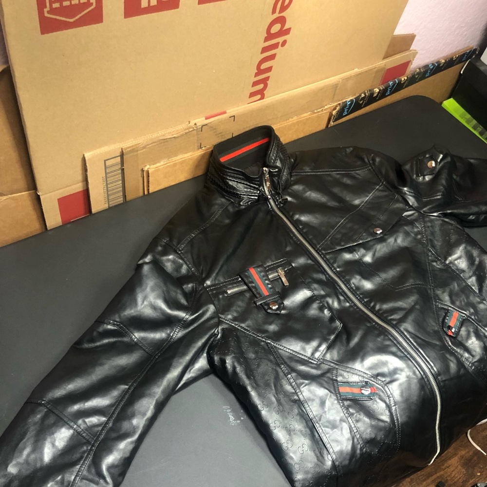 Gucci Jacket, black. Size XXL but can also comfortably fit XL - Picture 4 of 7